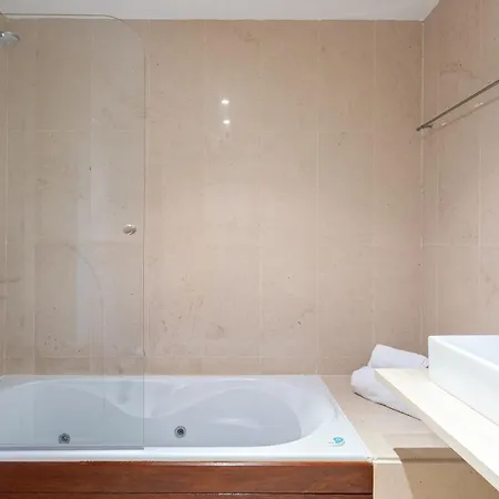 Hoyo 19 Apartment., Padierna アパート